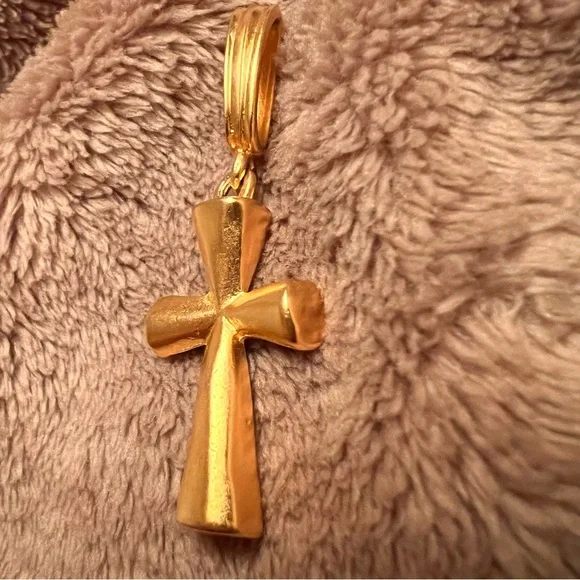 VINTAGE Large Chunky Gold-Toned Religious Christian Cross Necklace Pendant - Picture 5 of 7